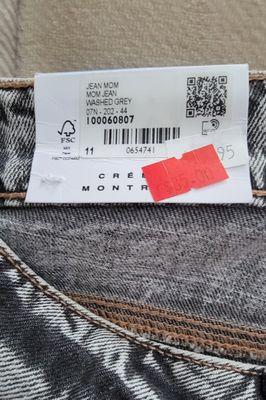 Sale sticker - but doesn't say anything about final sale!