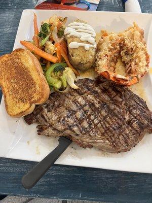 Stake was cooked perfectly and the flavor was right on point. The vegetables were fresh and crispy.