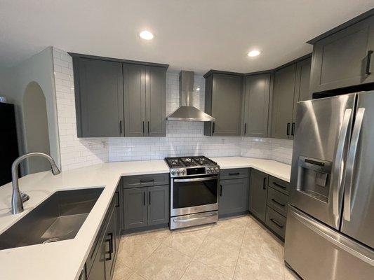 Beautiful re-modeled kitchen.