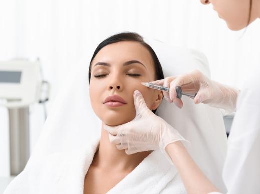 PRP (Platelet Rich Plasma)
Growth hormones extracted from your own blood directly injected into your face to restore volume and collagen.