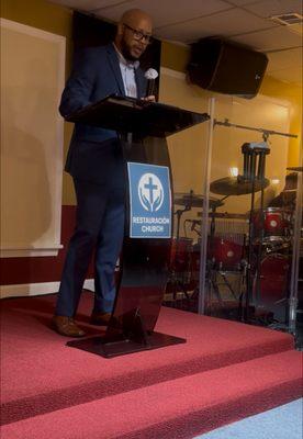 Restauración Church