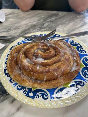 Cinnamon roll