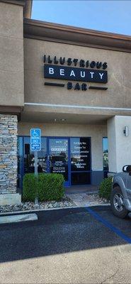 Illustrious Beauty Bar