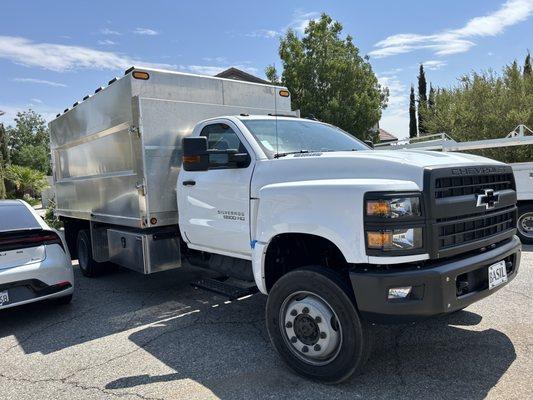 2024 Chevy Dramax 4x4 Aluminum dump chip box truck fully loaded with 234 miles on it after delivery 7-15-24