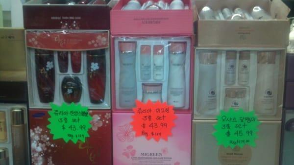 Great deals on cosmetic packages!