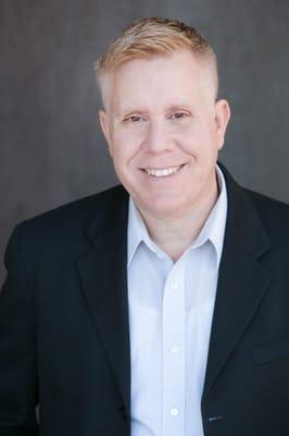 Immigration. We find ways to keep you in the United States.
Inmigración. Encontramos maneras para que se quede en Estados Unidos.