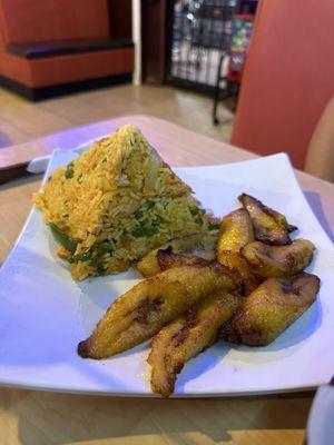 Arroz con pollo with plantains