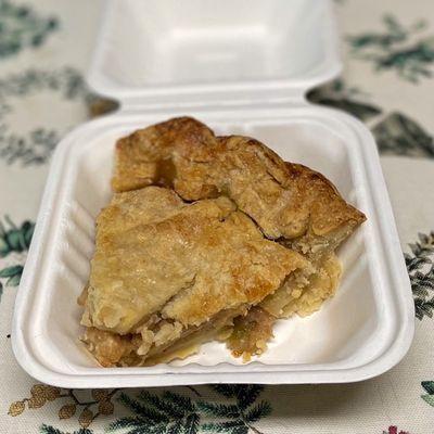 Sweet apple in a flaky-crust as good as my grandma's (almost :-). Dangerously Delicious Pie pie pie pie pie!