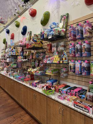 Coco's Candy and Creamery