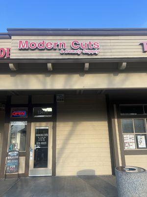 Modern Cuts & Beauty supply