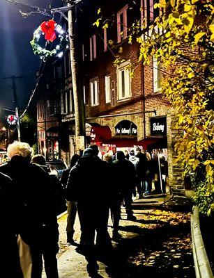 The line outside of Galloway's at 6AM this morning for Thanksgiving pies!! - 11/26/2025