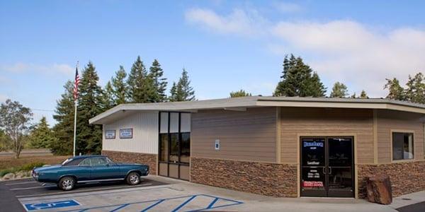 Bandera USA outside the store.