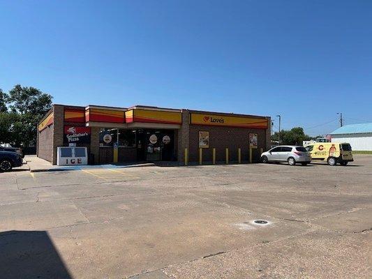 Love's Country Store