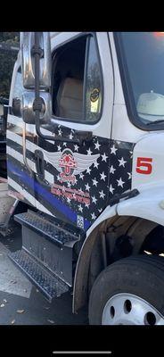 I can't remember the gentleman's name, but he was very helpful. This is his truck.