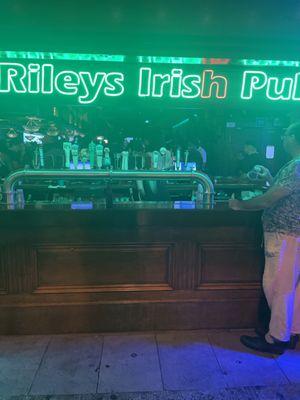 Dicey Riley's Bar & Restaurant