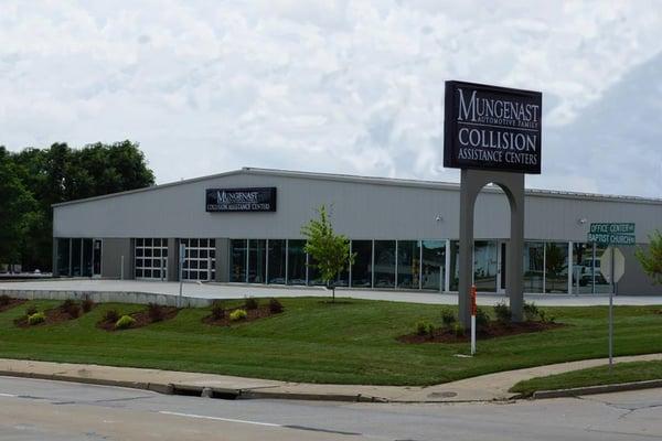 Mungenast Automotive Family Collision Assistance Center