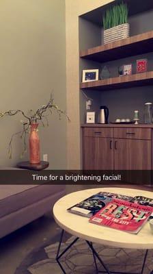 Simple, clean, fresh atmosphere. Waiting area.