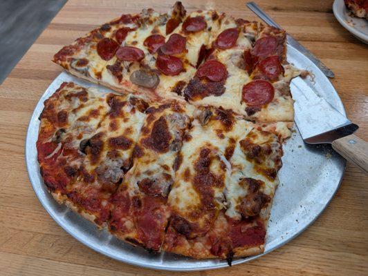 DiMaggio's Pizza & Burgers