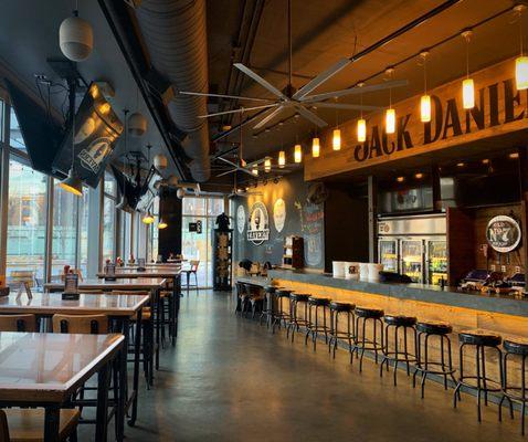 Pete & Terry's Tavern