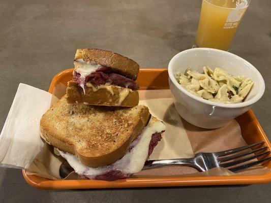 Good sammy. A Reuben.