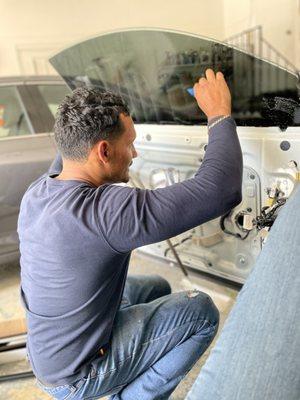 F International Auto Glass