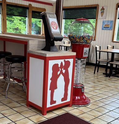 Giant gumball machine