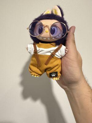 Pronounce Labubu with a new outfit