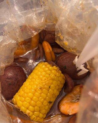 1/2 lbs Shrimp Boil w/ Sausage in Shake Sauce-Medium Heat