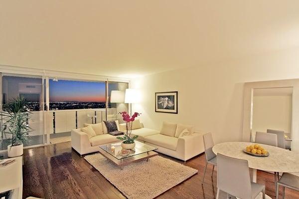 Call the best house cleaning company in Hollywood!