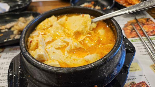 C6. Bibimbap Combo seafood tofu soup
