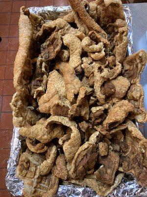 Chicharrón hecho acá en el Deli