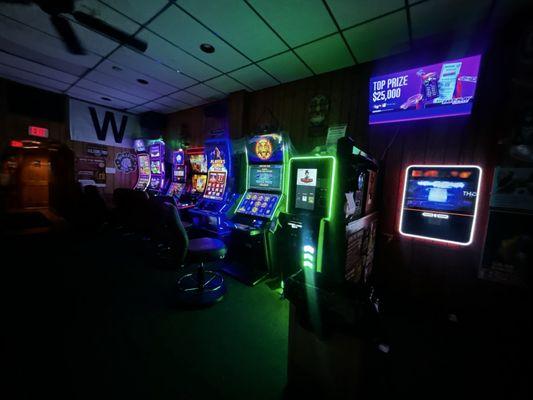 The Toproom . 36 N Genesee St, Waukegan, IL