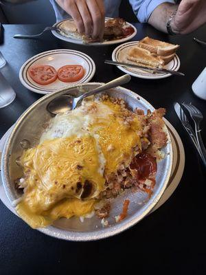 Luna's Deli Restaurant