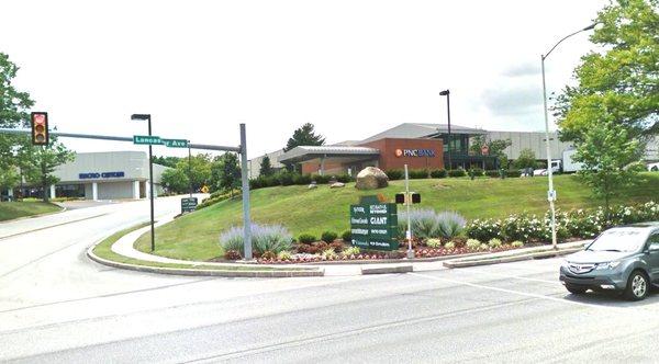 St. David's Square -- Storefront (screen shot from online maps program)