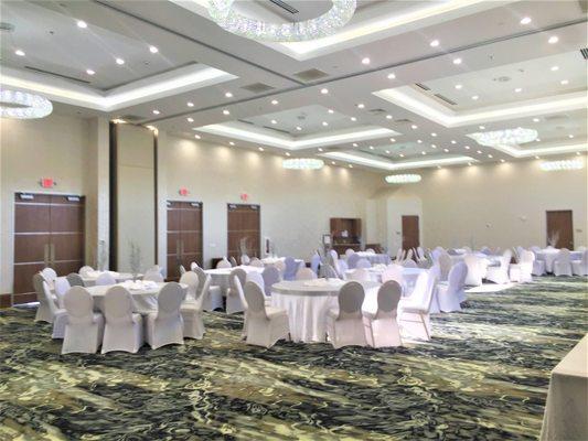 Grand Ballroom can accommodate up to 400