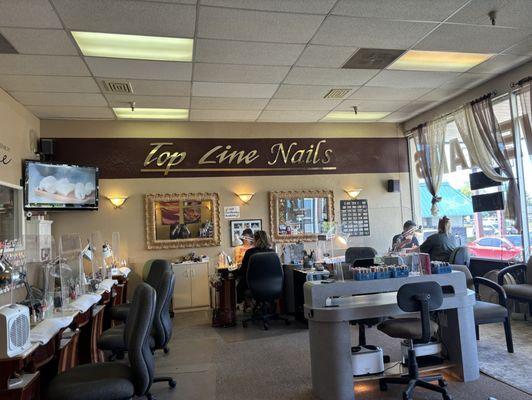 Topline Nails