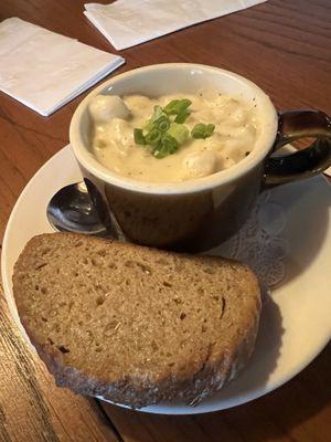 Creamy cauliflower soup with homemade bread
