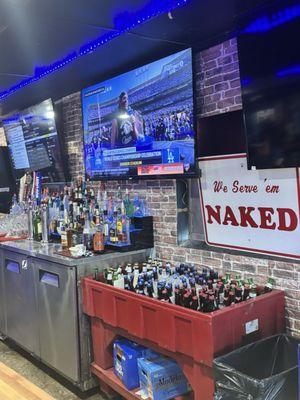 Dog & Parrot Beach Pub