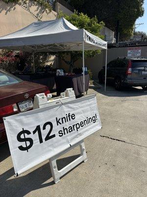 Little corner in back lot of Vincente Foods