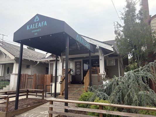 Rooted in the heart of SE Portland, we've been part of the Woodstock community for more than 10 years!