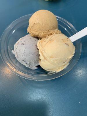 Flight of three scoops