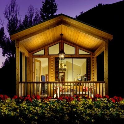 Rustic Inn Creekside