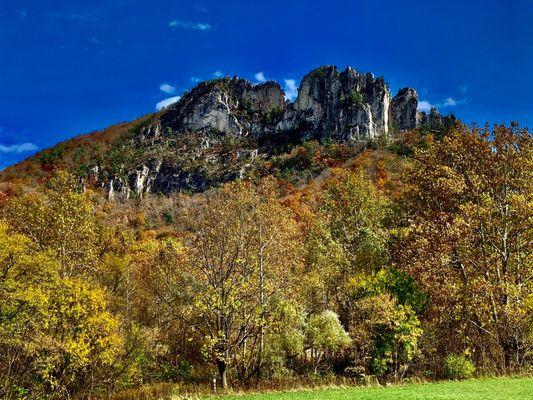 Seneca Rocks in the fall