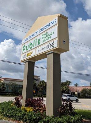 University Crossing shopping center, Fort Myers