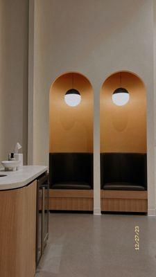 Clean & not crowed :) Waiting room 4 individual modern & aesthetically pleasing, "pods". Complimentary water.