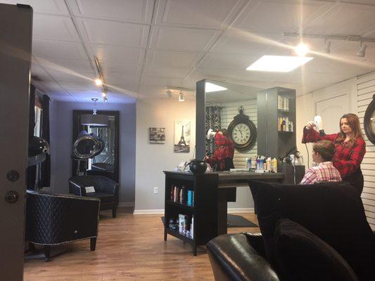 We love this salon. Very convenient location and scheduling.  Staff is very friendly.