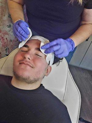 Facials and skin care for men in Florence, KY. Call us for a free skin consultation at (859) 444-8353.