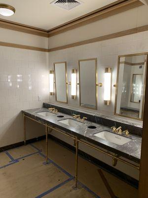 Light and mirrors installation !