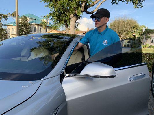 Valet Specialist with Confidence and Professionalism