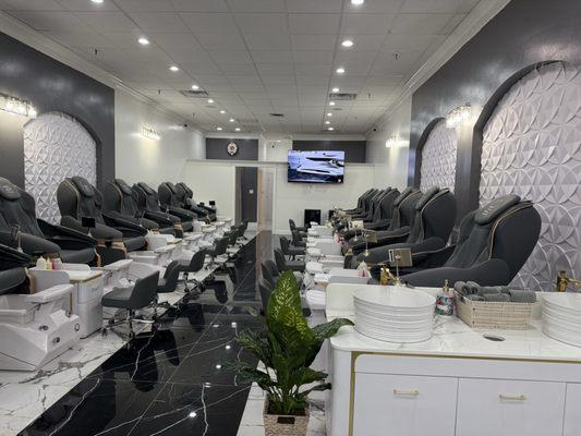 Happy Nails & Spa